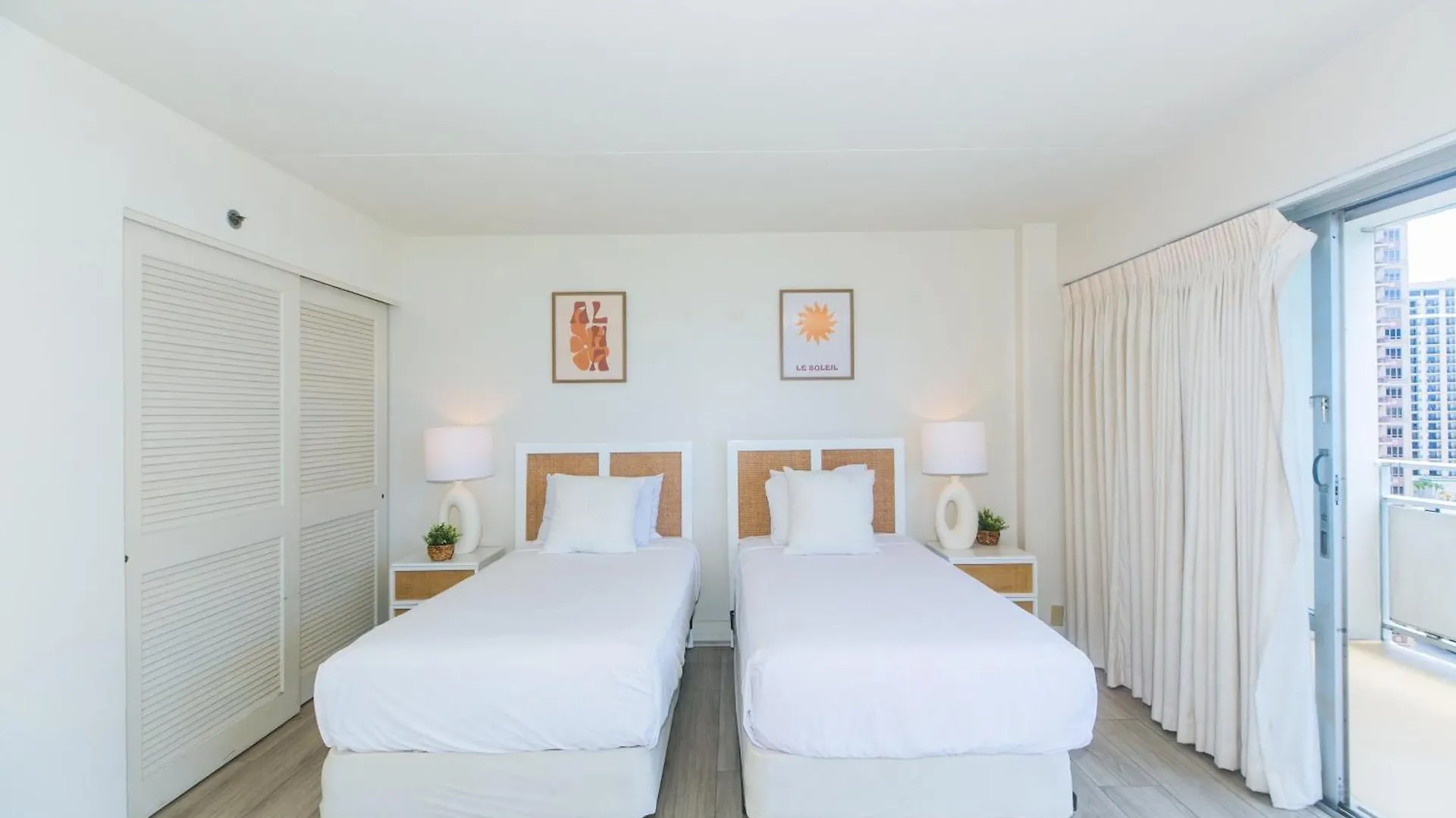 Two Bedroom Condo Overlooking Ala Wai Boat Harbor Гонолулу Апартаменты